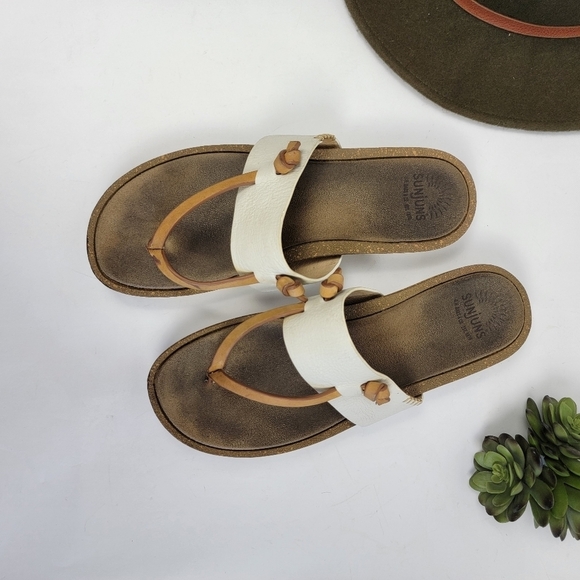 Sunjuns Shannon Flat Sandal - Picture 2 of 12
